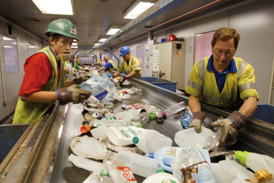 Recyclables sorting at mixed refuse facility (photograph: Sita)