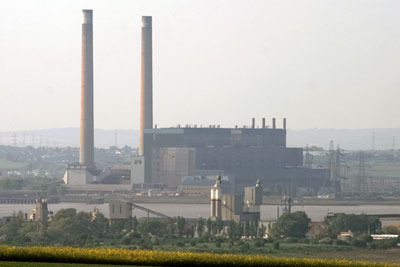 RWE Npower is to close its 750-megawatt Tilbury power plant in the Thames in Essex in October (photograph: Glen, CC by SA 2.0)