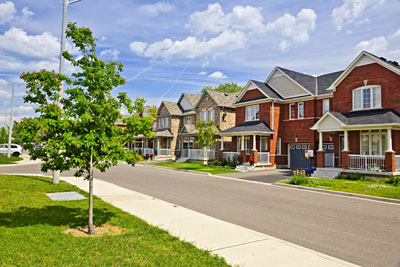 New homes on a housing estate photo: Elena Elisseeva