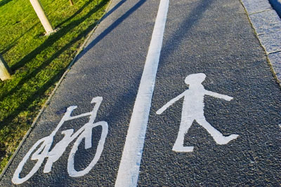 Cycle and pedestrian path Photo: Franny Anne rf123