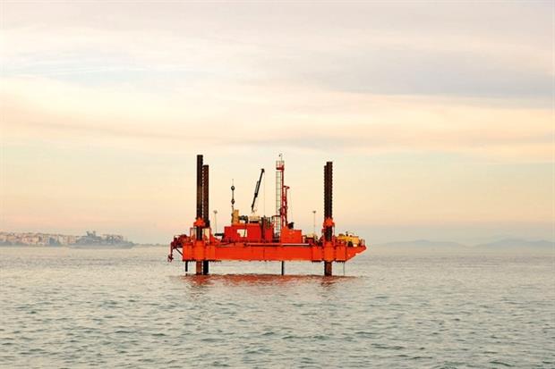 North Sea oil reserves are dwindling (photograph: Jasmin Merdan/123RF)