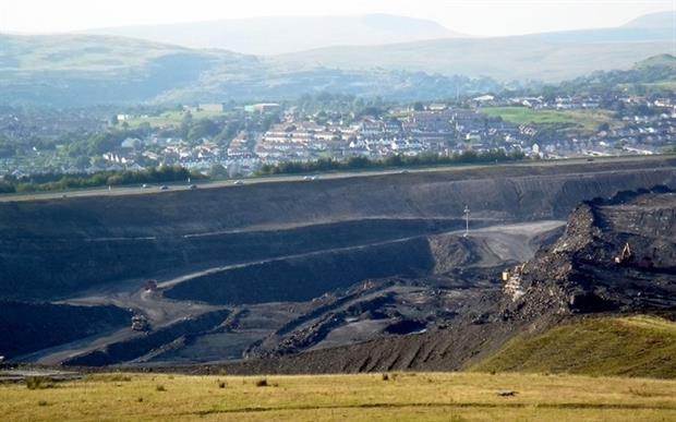 Ffos y Fran opencast site near Merthyr Tydfil supplies Aberthaw with coal (photograph: Caradog Llywelyn/123RF)