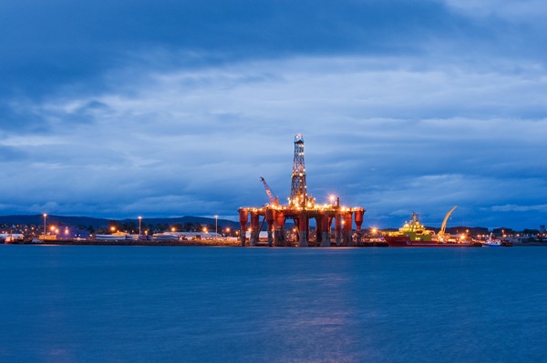 The UK's increasing support for less accessible offshore oil and gas contrasts sharply with cuts that could jeopardise cost reductions in renewable generation. Photograph: Bernardo62