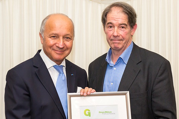 Jonathon Porritt presents COP21 president Laurent Fabius with the Green Ribbon award for ‘best environmental achievement internationally’