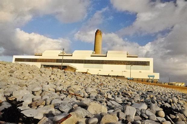 Aberthaw power station in the Vale of Glamorgan. (photograph: Mick Lobb/CC BY SA 2.0 via Wikimedia Commons)