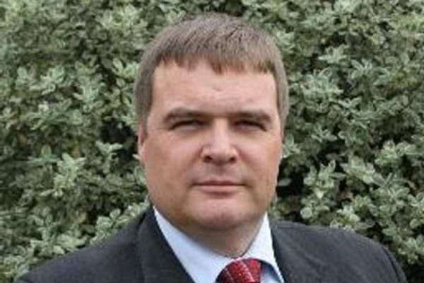 Dr Colin Church