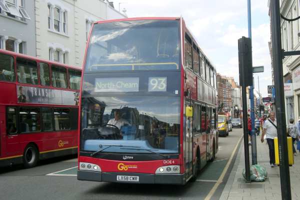 Putney High Street is notoriously affected by air pollution from the many bus routes that serve it. Au Morandarte CC BY-SA 2.0