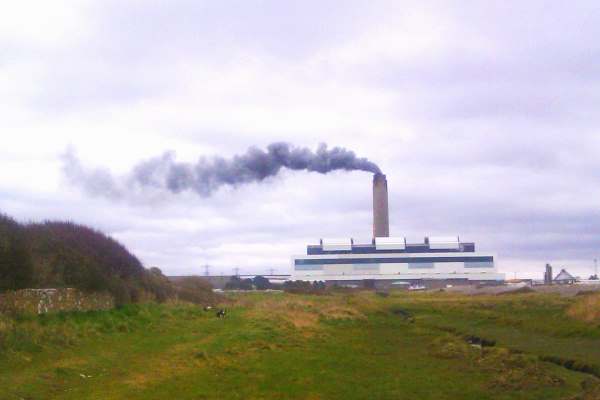 Aberthaw has emitted around 80,000 tonnes of excess nitrogen oxides. Photograph: Guy Butler-Madden CC BY-SA 2.0