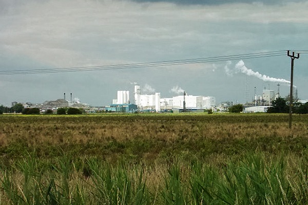 Cristal operates Europe’s largest titanium dioxide plant at Stallingborough in north-east Lincolnshire. Photograph: Alan Murray-Rust/geograph.org.uk