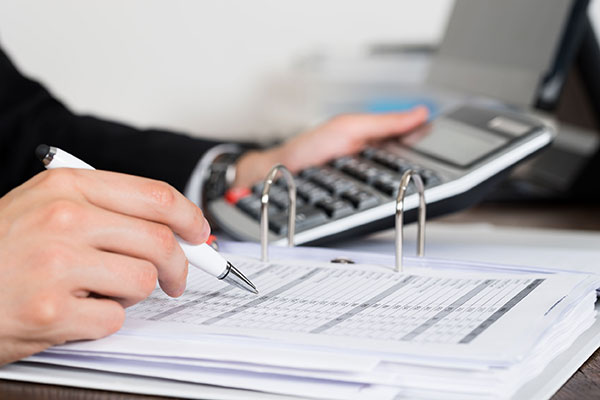 Carbon accounting must be more robust by taking into account the impact of time of use on electricity's carbon footprint. Photograph: Andriy Popov/123RF