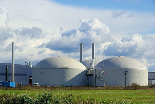 buildings in a farmers field to illustrate RHI
