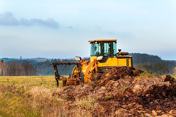 Manure spreading on farm. Photograph: Martin Fredy/123RF