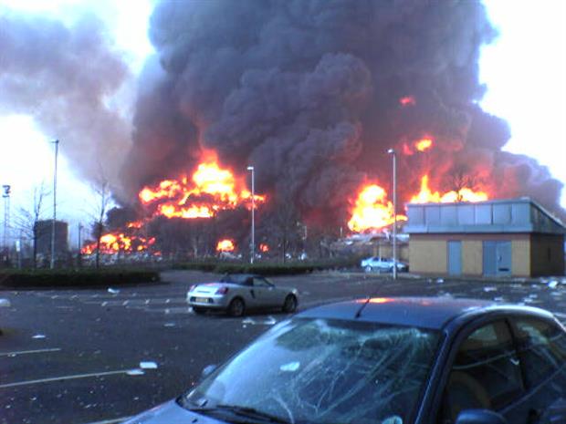 The December 2005 Buncefield fire, CCASA 3.0 Lvivian