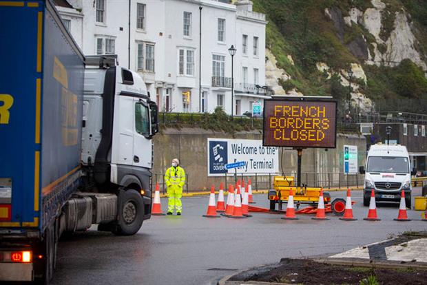 Currently, more than 1,500 lorries are stuck in Dover waiting to leave the UK. (photo by Andrew Aitchison / In pictures via Getty Images)