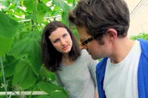 Fresca communications manager Judy Whittaker with presenter Stefan Gates - image:Thanet Earth