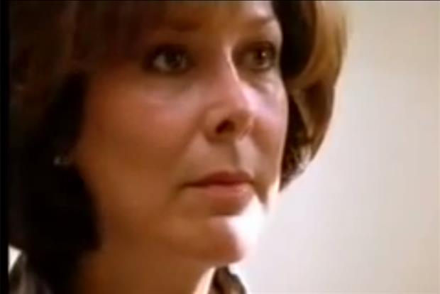 Fans call for return of Oxo TV ads as tribute to late Lynda Bellingham ...