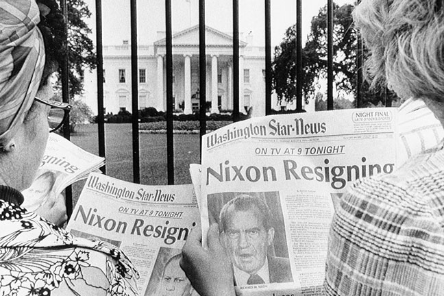 Nixon resigns