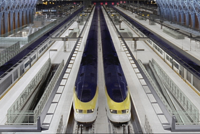 Eurostar: launches booking and location-based apps 
