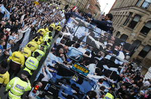 Manchester City fans to celebrate win with trophy parade