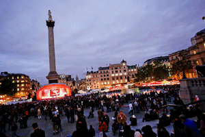 Malaysian Kitchen lights up Trafagar Square: pictures