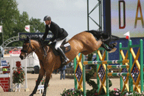Chilli Pepper serves the Queen at Royal Windsor Horse Show