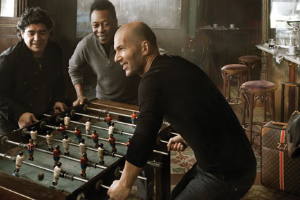 Pelé - Zinedine Zidane - Diego Maradona  Louis vuitton, Soccer training  program, Annie leibovitz