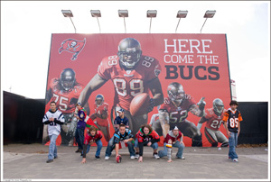 NFL tailgate party attracts more than 20,000 fans: pictures