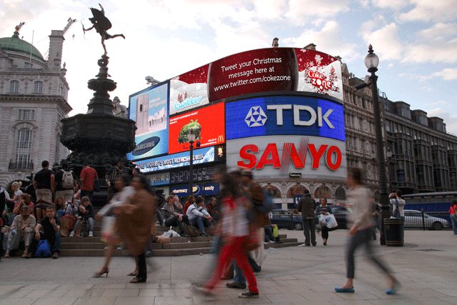 Coca-Cola Piccadilly: outdoor media to feature tweets