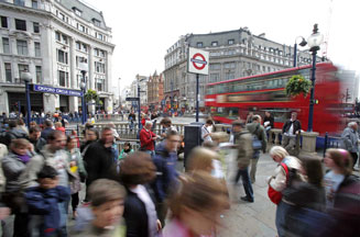 June's good weather helps lift high-street sales