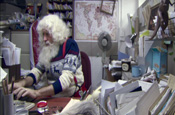 Staples campaign targets Christmas shoppers