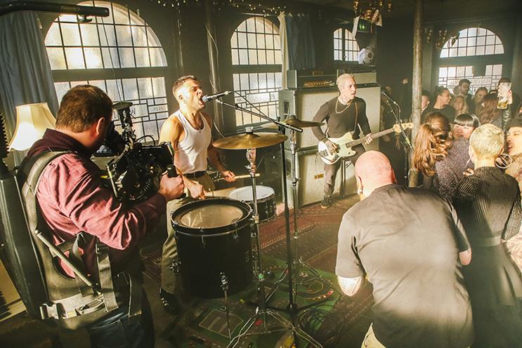 Carling supports live music pubs with Slaves film by Havas