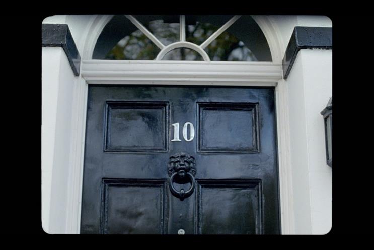 BBC: ad promotes coverage of political news