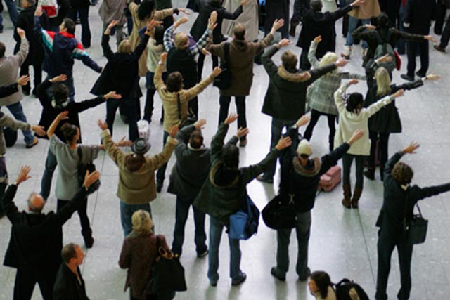 T-Mobile: airport ad conveys a universal message