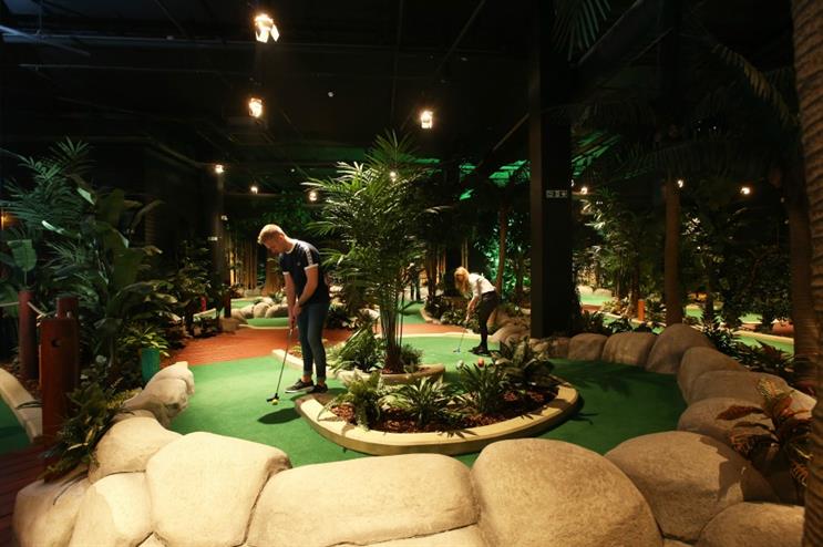 Treetops in Cardiff: pizza and golf