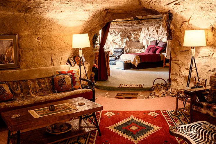 Hotels.com: guests will stay in property 50 feet below ground