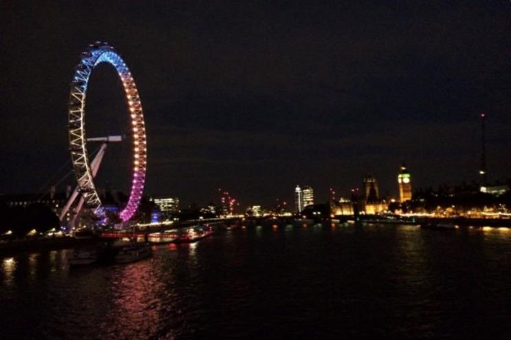 Former rugby players lit up the Coca-Cola London Eye last night (@CocaCola_GB)