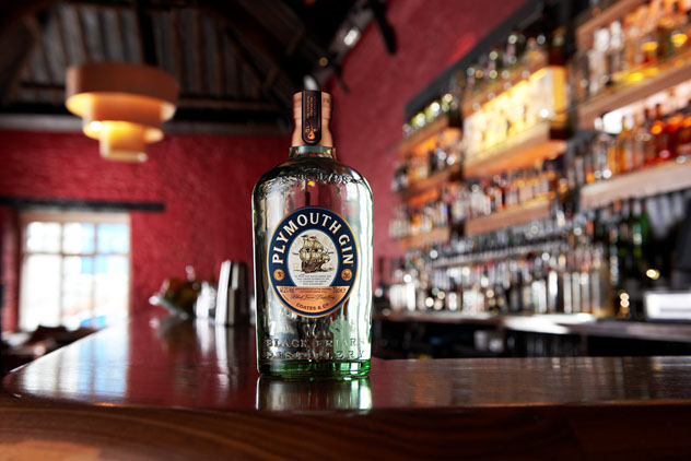 Plymouth Gin: hires AnalogFolk