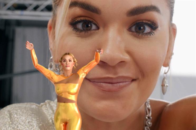 EE: Rita Ora spot celebrated the Apple 12 Pro