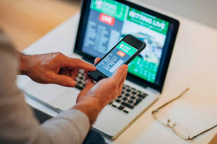 Complainant against Ladbrokes ad argued that it depicted socially irresponsible gambling behaviour