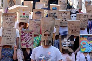 Singletons to wear paper bags at Loveflutter and Science Museum Lates event