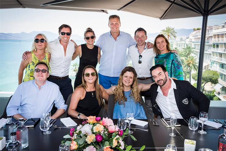 Back row, l to r: Duracell’s Jouanneau; Uber’s Stal; Essity’s Grubner; Kerry Foods’ Robinson; Archetype’s Parkinson and K Group’s Ropponen. Front, l to r: The Economist’s Cripps; HSBC’s Weener, ±±¾©Èü³µpk10’s McCabe and The Coca-Cola Company’s Hidvegi *