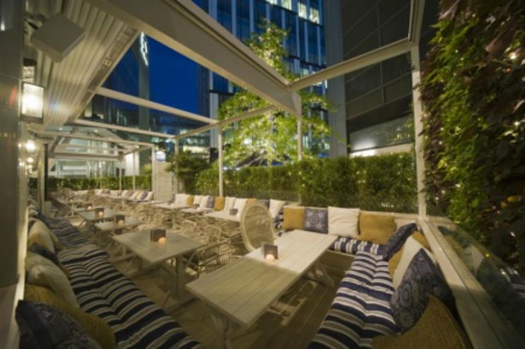 Australasia bar: hosting a Veuve Cliquot-themed evening