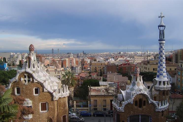 Barcelona: Clear Channel wins street furniture contract