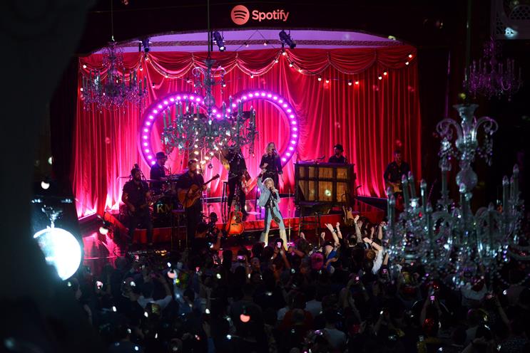 Spotify hosts intimate Kylie Minogue gig