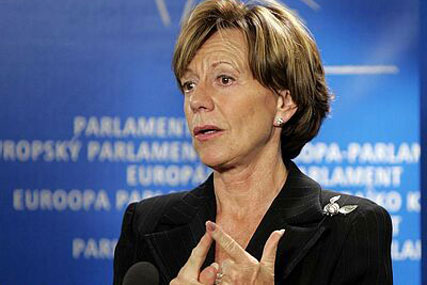 Kroes: aims to help European broadcasters "meet the challenges of the new media environment"
