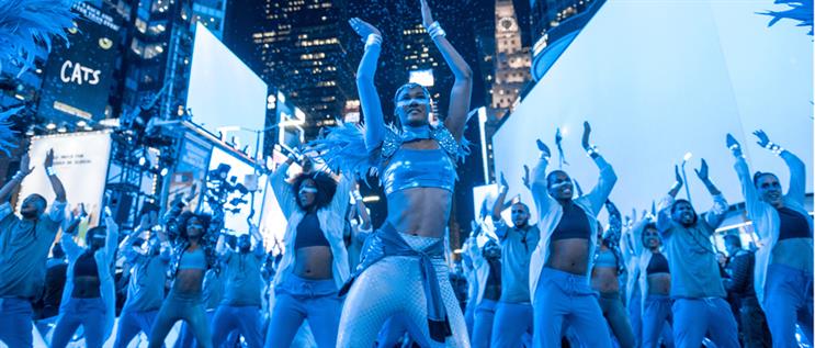 Entertainers engage consumers as Samsung lights up Times Square