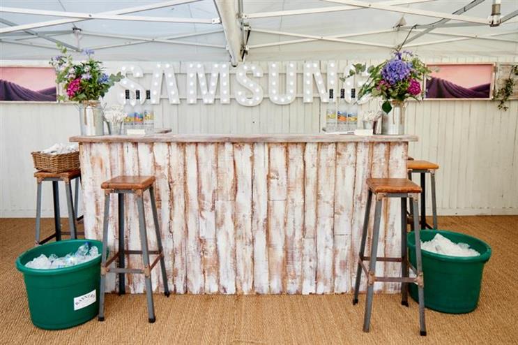 Samsung's boss is stepping down