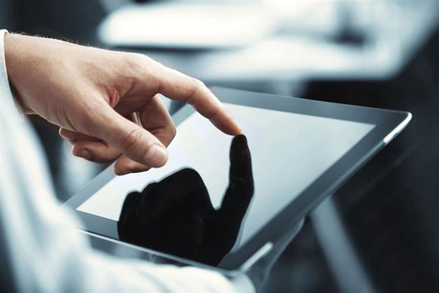Deal hunters: Christmas Day surfing for festive bargains via mobile devices is on the increase