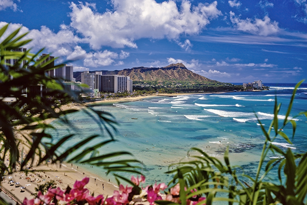 Tourist destination: Waikiki beach, Hawaii (Credit delamofoto/Thinkstock)