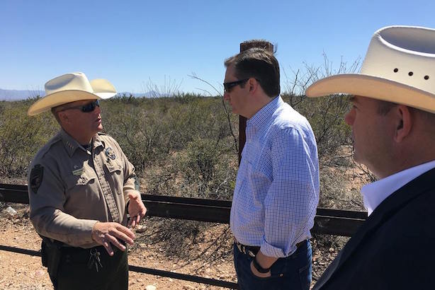 Ted Cruz talks to law enforcement in Arizona. (Image via the Cruz campaign's Facebook page). 